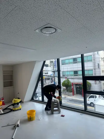 창원 마산 건물청소, 오픈전 공사먼지 문의 많았습니다 현장 사진