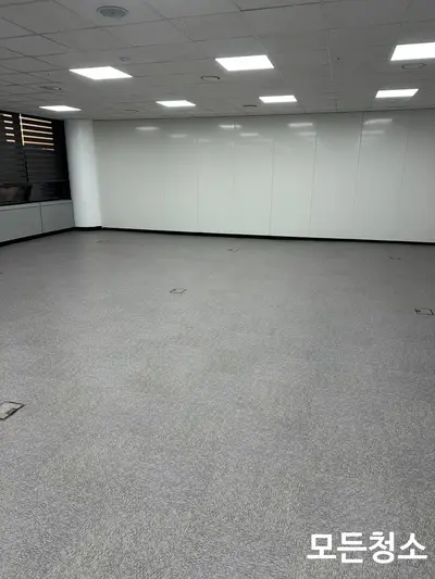 창원 바닥 청소, 왁스코팅 꼭 해야 하는 이유 현장 사진